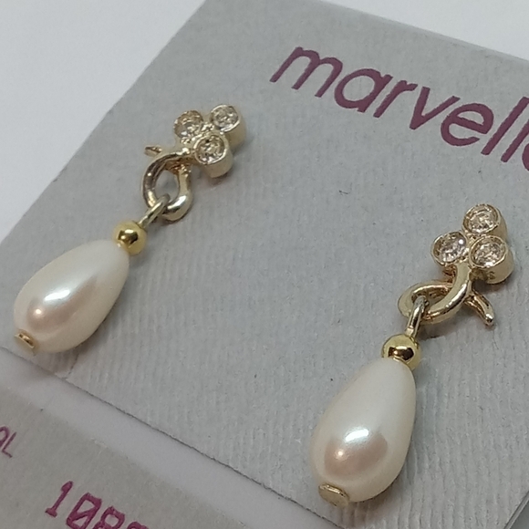 👍 5 for $20 vintage Marvella rhinestone & faux pearl drop earrings on card - Picture 3 of 5